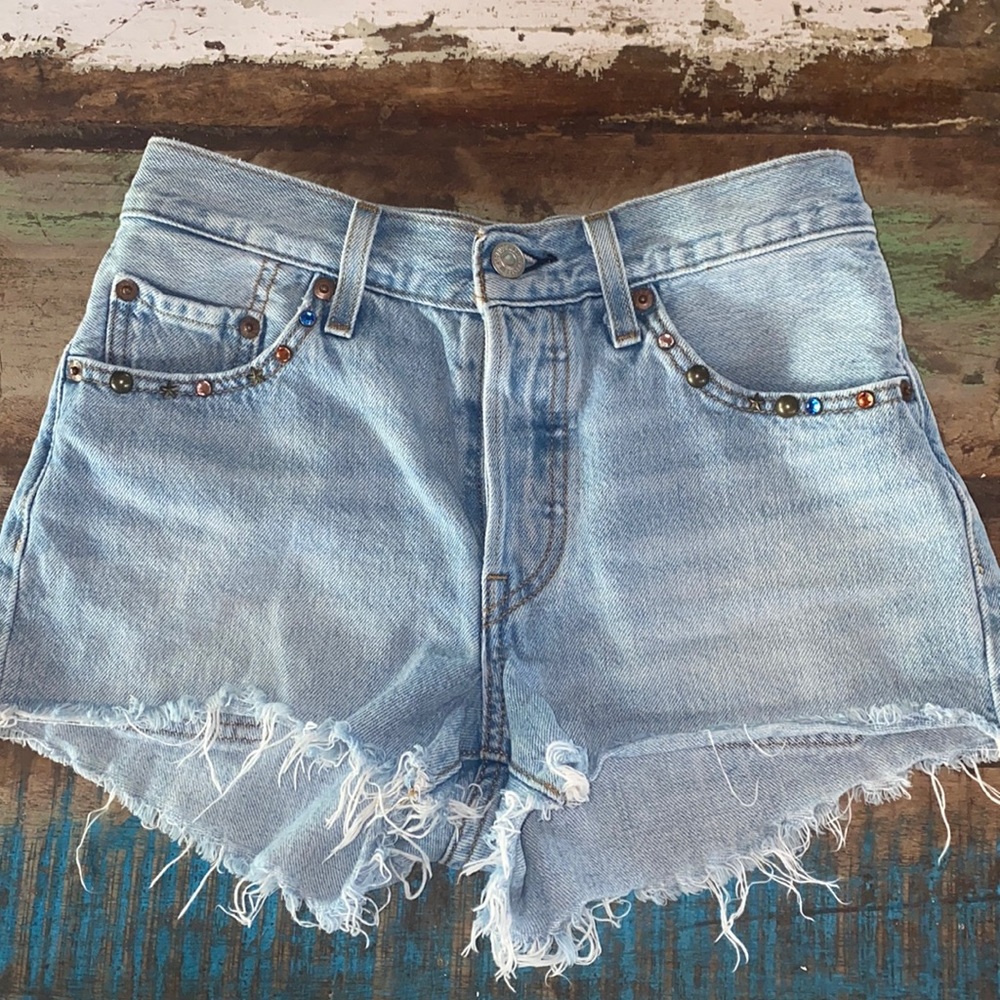 Vintage Studded Levi’s shorts sz 24